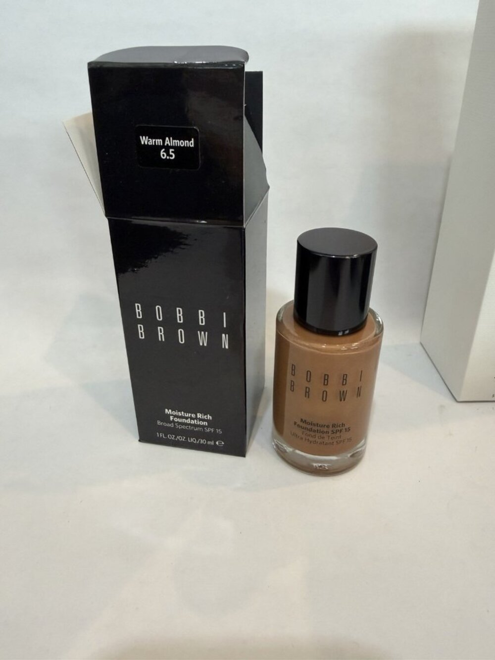 Bobbi Brown Moisture Rich Foundation 1fl Oz #6 Warm Almond New With Box